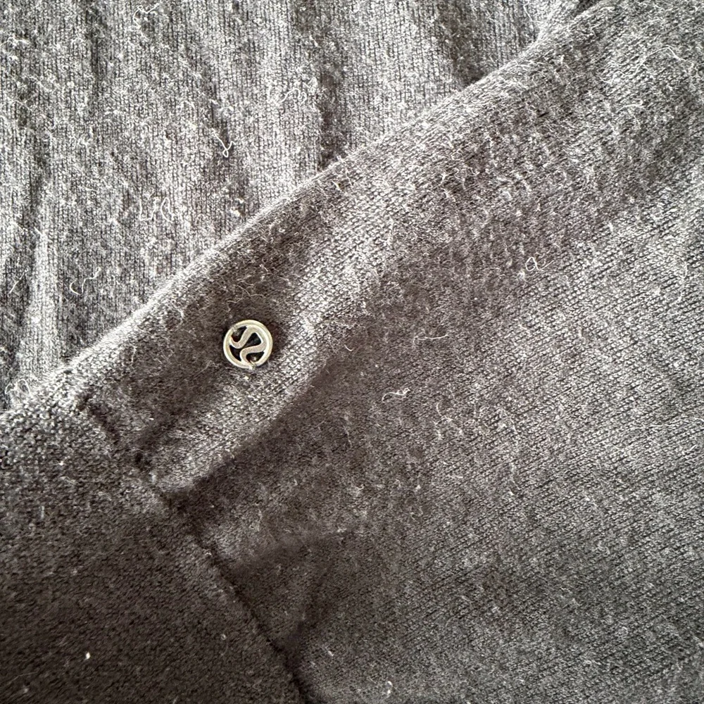 Lululemon Rising Salutation Sweater Black - Picture 4 of 4